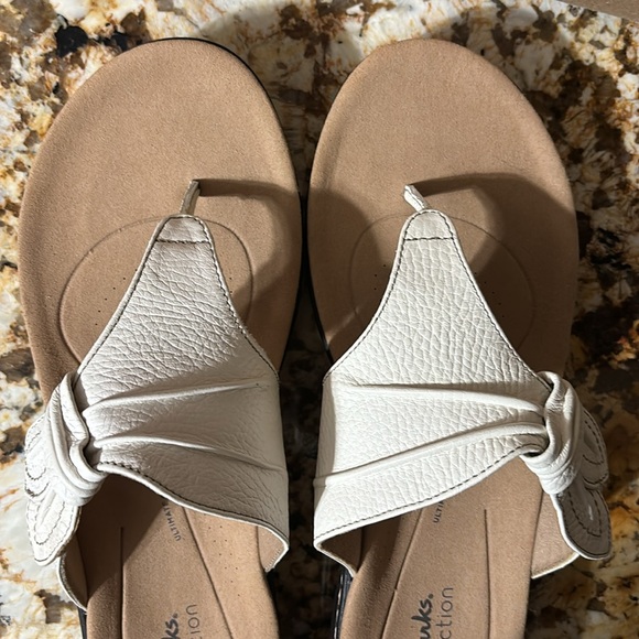 Brand new Clarks ladies sandals, white leather size 10 - Picture 6 of 6